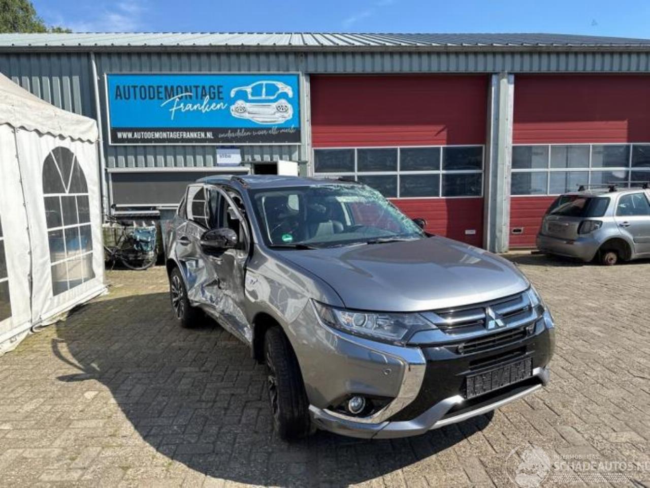 Mitsubishi Outlander Outlander (GF/GG), SUV, 2012 2.0 16V PHEV 4x4