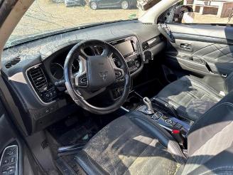 Mitsubishi Outlander Outlander (GF/GG), SUV, 2012 2.0 16V PHEV 4x4 picture 4