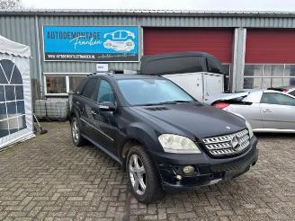 Vrakbiler auto Mercedes ML ML II (164/4JG), SUV, 2005 / 2011 3.0 ML-280 CDI 4-Matic V6 24V 2008/7