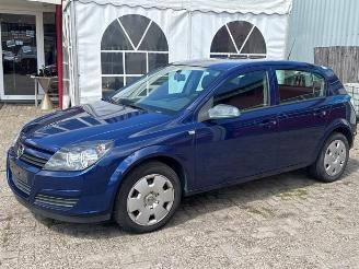 Opel Astra Astra H (L48), Hatchback 5-drs, 2004 / 2010 1.6 16V Twinport picture 3