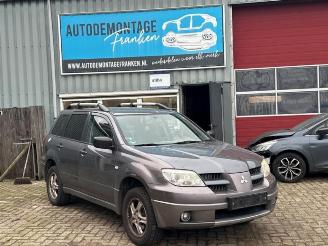 Vrakbiler auto Mitsubishi Outlander Outlander (CU), SUV, 2001 / 2007 2.0 16V 4x2 2008/10