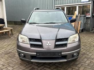 Mitsubishi Outlander Outlander (CU), SUV, 2001 / 2007 2.0 16V 4x2 picture 2