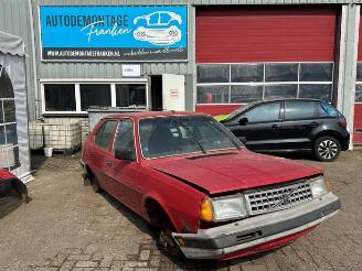 skadebil auto Volvo 340  1976/4