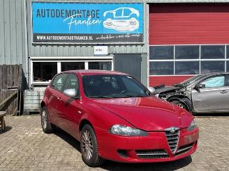 Coche siniestrado Alfa Romeo 147 147 (937), Hatchback, 2000 / 2010 1.6 Twin Spark 16V 2010/6