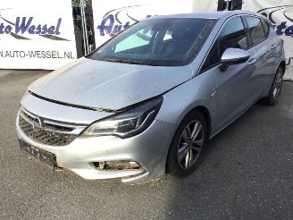 skadebil bedrijf Opel Astra 1.4 2017/2