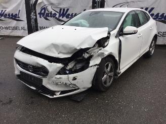 Voiture accidenté Volvo V-40 Kinetic 2014/5