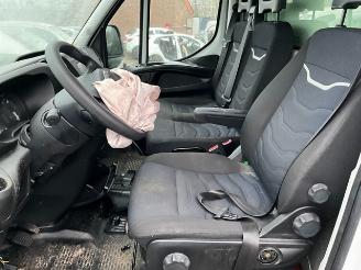 Iveco Daily 2.3 Koffer met laadklep picture 5