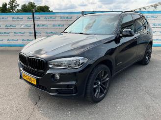 uszkodzony samochody osobowe BMW X5 30 d VERBRUIKT OLIE xDrive 2017/1