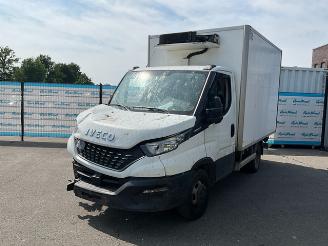 krockskadad bil vrachtwagen Iveco Daily 35C14 Koelwagen 2020/1