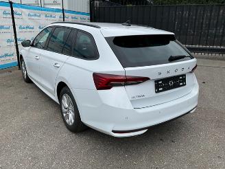 Skoda Octavia 1.5 TSi Combi Selection picture 4