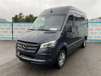 krockskadad bil bedrijf Mercedes Sprinter 317 KA L2H2 2024/12