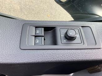 Volkswagen Transporter 2.0 TDi Kombi picture 9