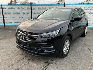 Schadeauto Opel Grandland 1.5 2019/3