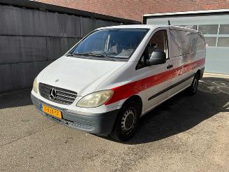krockskadad bil bedrijf Mercedes Vito 109 CDi 2006/6