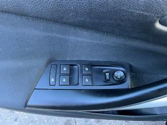 Opel Astra 1.2 Turbo Sports Tourer picture 12