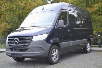 bruktbiler bedrijf Mercedes Sprinter 317 L2H2 Automaat | 3,5t Trekhaak | Cruise | Camera | Stoelverw. | MBUX | BPM Vrij 2024/12