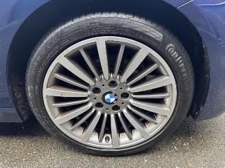 BMW 3-serie 320 320i Executive picture 8