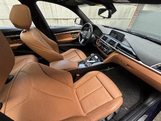 BMW 3-serie 320 320i Executive picture 15