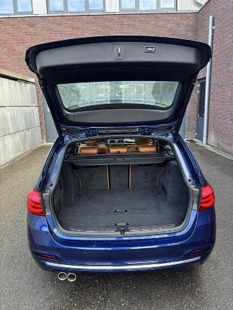 BMW 3-serie 320 320i Executive picture 6