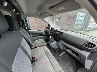 Peugeot Expert 231S 2.0 BlueHDI 120 Premium Pack | Storing AdBlue picture 17