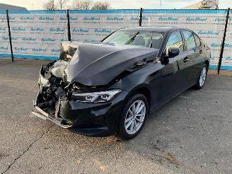 Damaged car BMW 3-serie 318 d 2022/11
