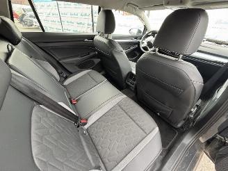 Volkswagen Golf Variant 2.0 TDI 110 kW Goal picture 14