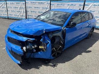 krockskadad bil auto Opel Astra Sports Tourer GS 1.2 Turbo (96kW) Adaptive Cruise 2025/2