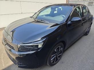 Unfallwagen Opel Corsa GS. Hybrid 81 kW(110 PS). 6-Gang-Doppelkupplungsgetriebe (eDCT) 2025/11