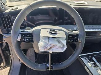 Opel Astra GS Plug-in Hybrid 180 PK Matrix picture 8