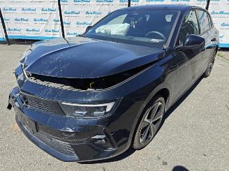 Schadeauto Opel Astra GS Plug-in Hybrid 180 PK Matrix 2025/4