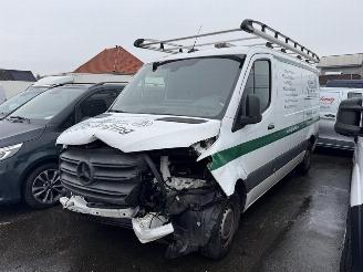 Voiture accidenté Mercedes Sprinter 317 L2H1 2020/12