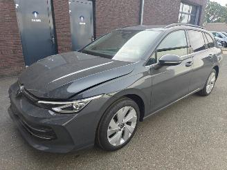 damaged passenger cars Volkswagen Golf 1.5 eTSI 110 kW Style DSG 2025/11