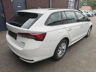 Skoda Octavia Combi 1.5 TSI mHEV 110 kW Selection DSG picture 3