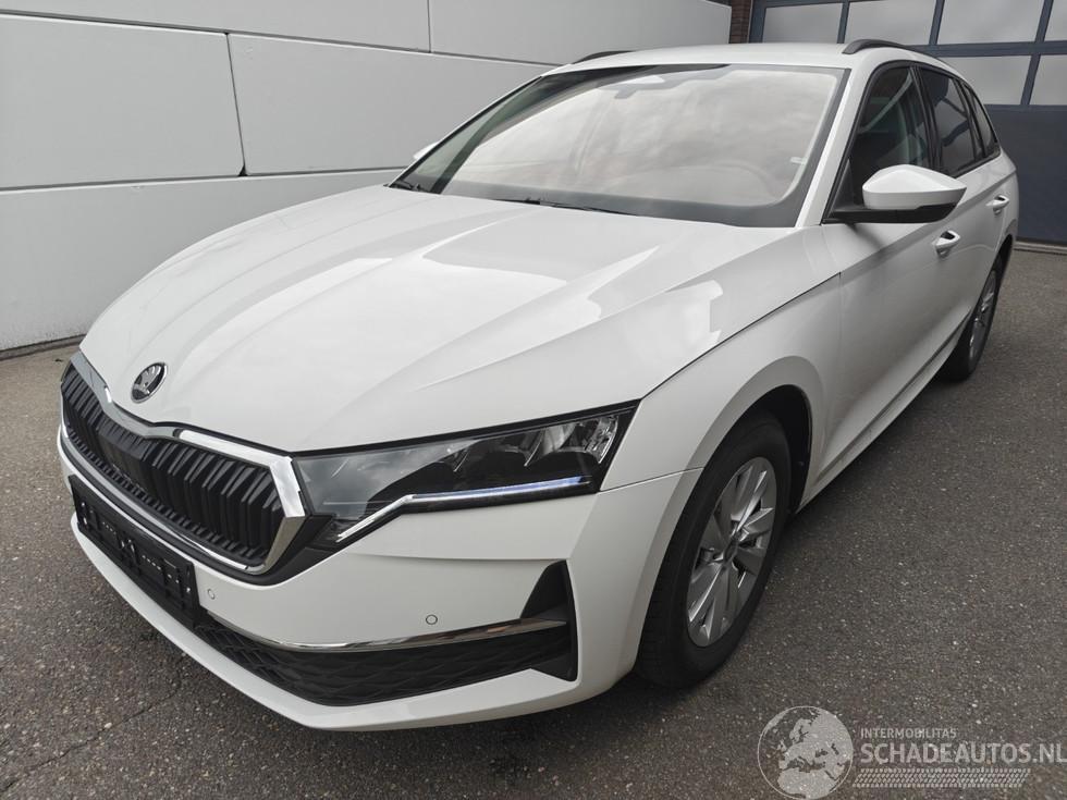 Skoda Octavia Combi 1.5 TSI mHEV 110 kW Selection DSG