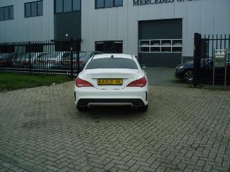 krockskadad bil auto Mercedes Cla-klasse CLA (117.3)    180B 2014/1