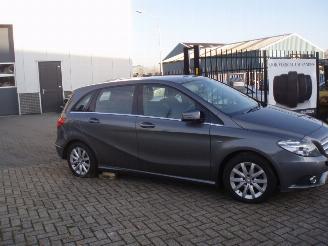 Mercedes B-klasse B-180 BLUEE picture 3