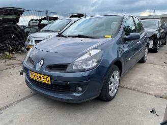 damaged campers Renault Clio  2006/1