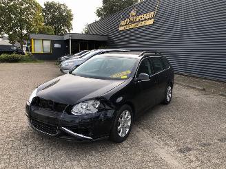 Damaged car Volkswagen Golf  2009/1