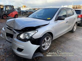 Vrakbiler auto Hyundai I-30 i30 (FD), Hatchback, 2007 / 2011 1.4 CVVT 16V 2010/2