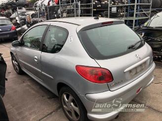 Peugeot 206 206 (2A/C/H/J/S), Hatchback, 1998 / 2012 1.4 16V picture 3
