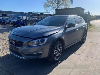 Salvage car Volvo V-60 V60 Cross Country I (FZ), Combi, 2010 / 2018 2.0 D4 16V 2016/1