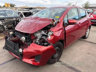 Vrakbiler auto Toyota Yaris Yaris III (P13), Hatchback, 2010 / 2020 1.5 16V Hybrid 2013/6