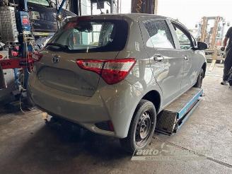 Toyota Yaris Yaris III (P13), Hatchback, 2010 / 2020 1.5 16V Hybrid picture 5