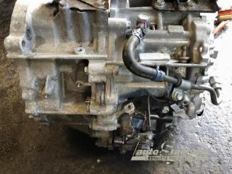 Toyota Yaris Yaris III (P13), Hatchback, 2010 / 2020 1.5 16V Hybrid picture 24