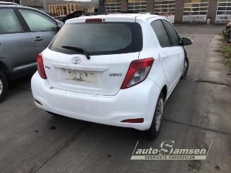 Toyota Yaris Yaris III (P13), Hatchback, 2010 / 2020 1.0 12V VVT-i picture 13