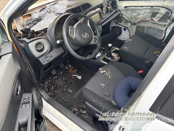 Toyota Yaris Yaris III (P13), Hatchback, 2010 / 2020 1.0 12V VVT-i