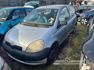 Salvage car Toyota Yaris Yaris (P1), Hatchback, 1999 / 2005 1.0 16V VVT-i 2001/1