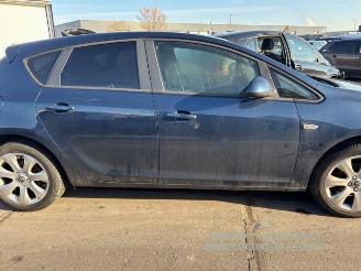 Opel Astra Astra J (PC6/PD6/PE6/PF6), Hatchback 5-drs, 2009 / 2015 1.4 Turbo 16V picture 4