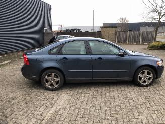 Volvo S-40  picture 3