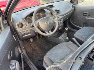 Renault Clio Clio III (BR/CR), Hatchback, 2005 / 2014 1.4 16V picture 12